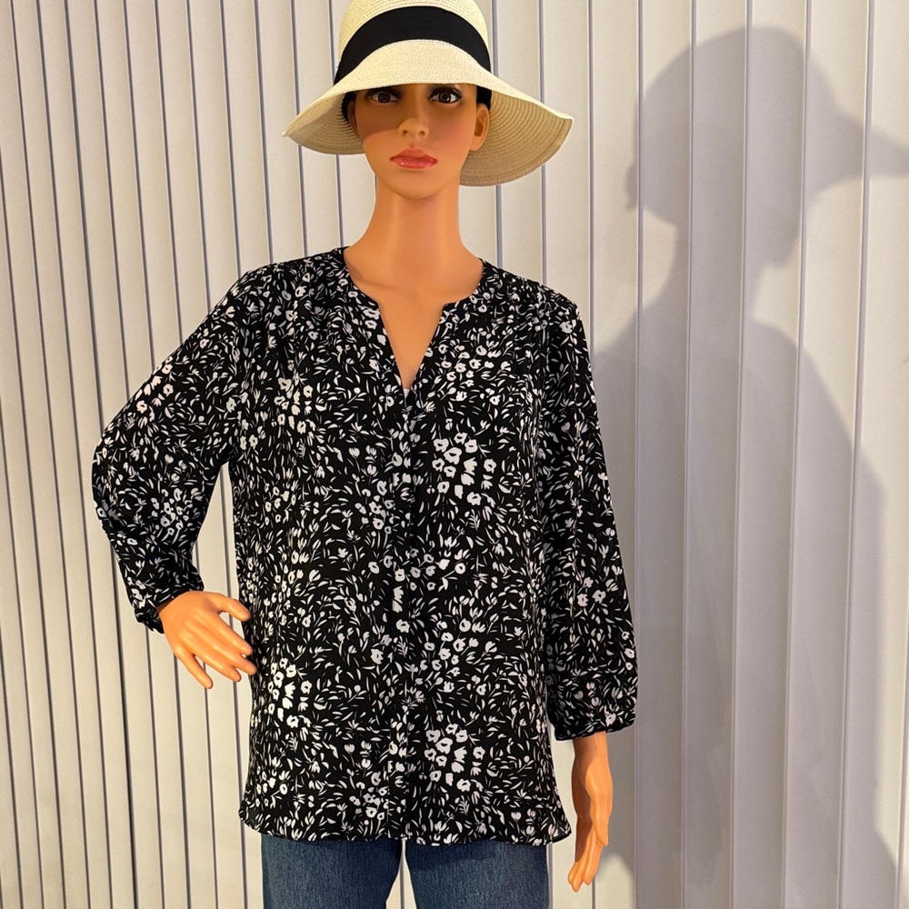 NYDJ Black & White Floral V-Neck Tunic Blouse